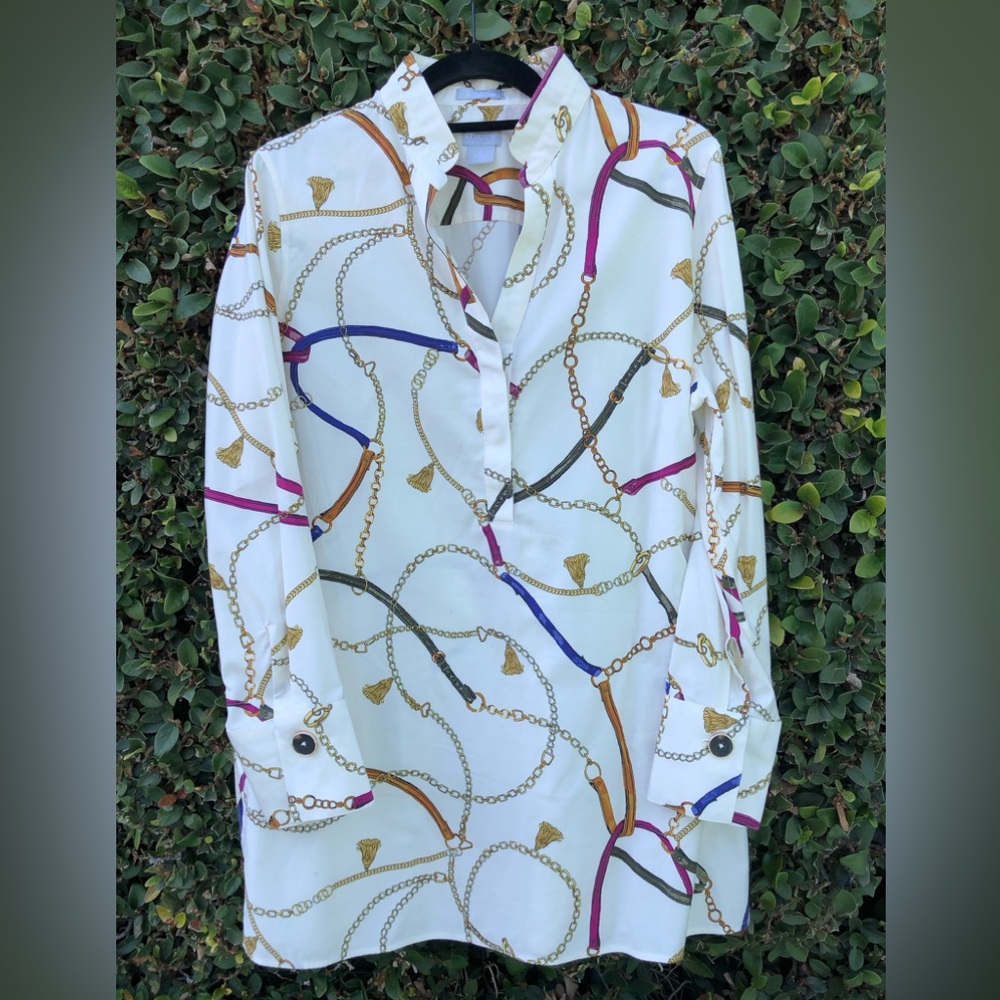 CHICO’S classic “Bring on the hounds!”No-Iron Stretch tunic! Size 2
